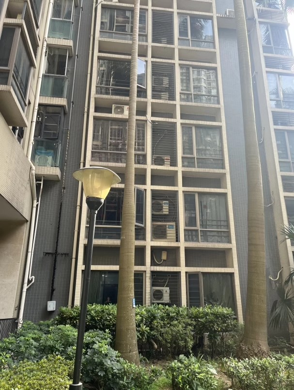 宝安区法拍网房，7.2折起拍宝城中心区商住混合房产