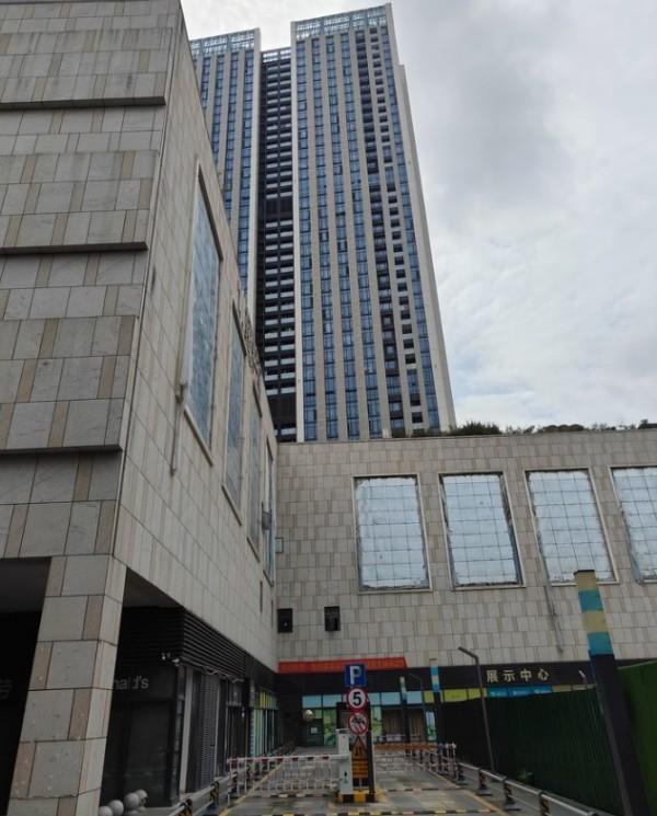 深圳市龙岗法拍房，低价捡漏恒大城市之光大厦！节省310万！