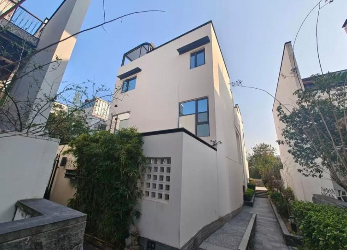 深圳龙岗法拍房网站,可捡漏230万布吉坂田的复式楼