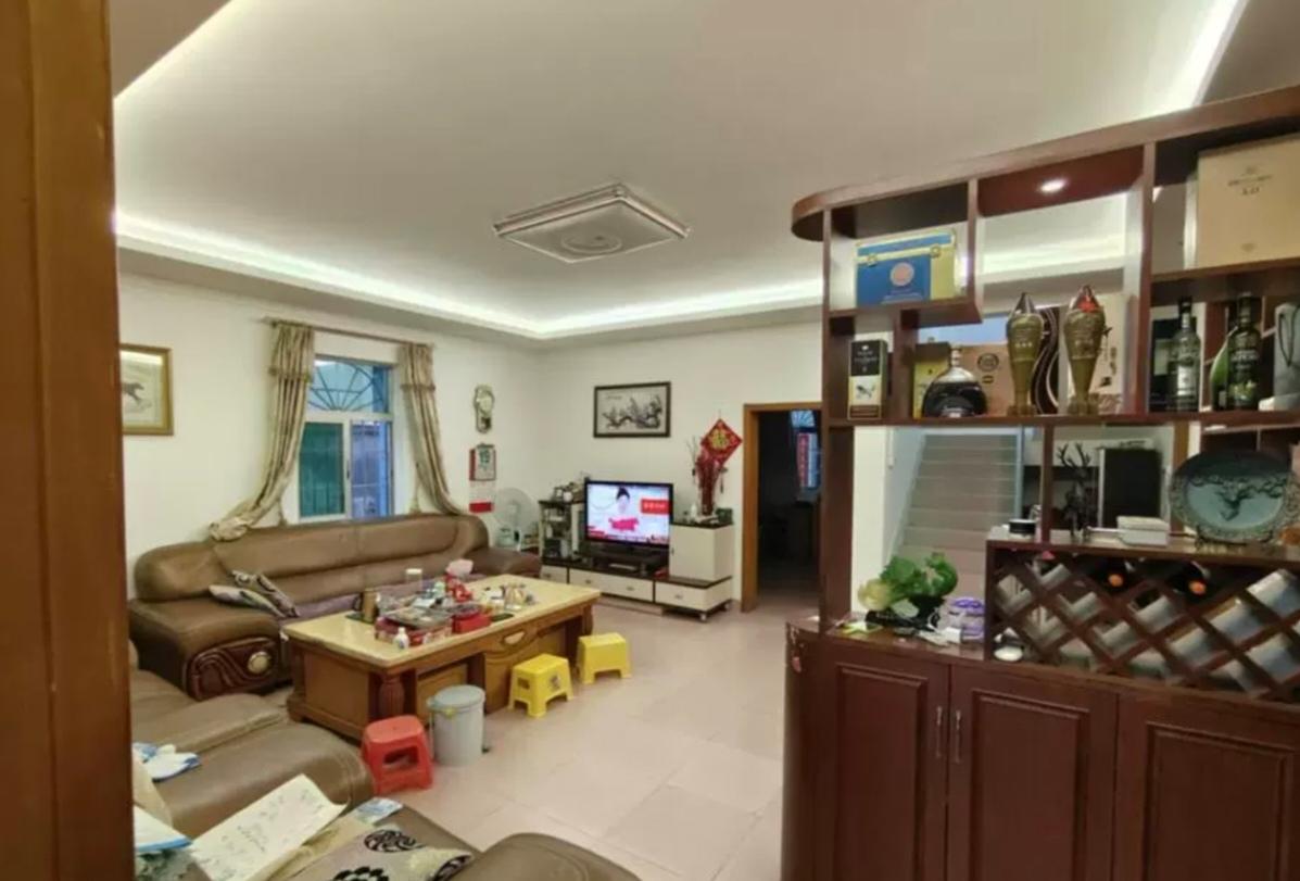 宝安区法拍房推荐,只要6550元/㎡的精装私宅!